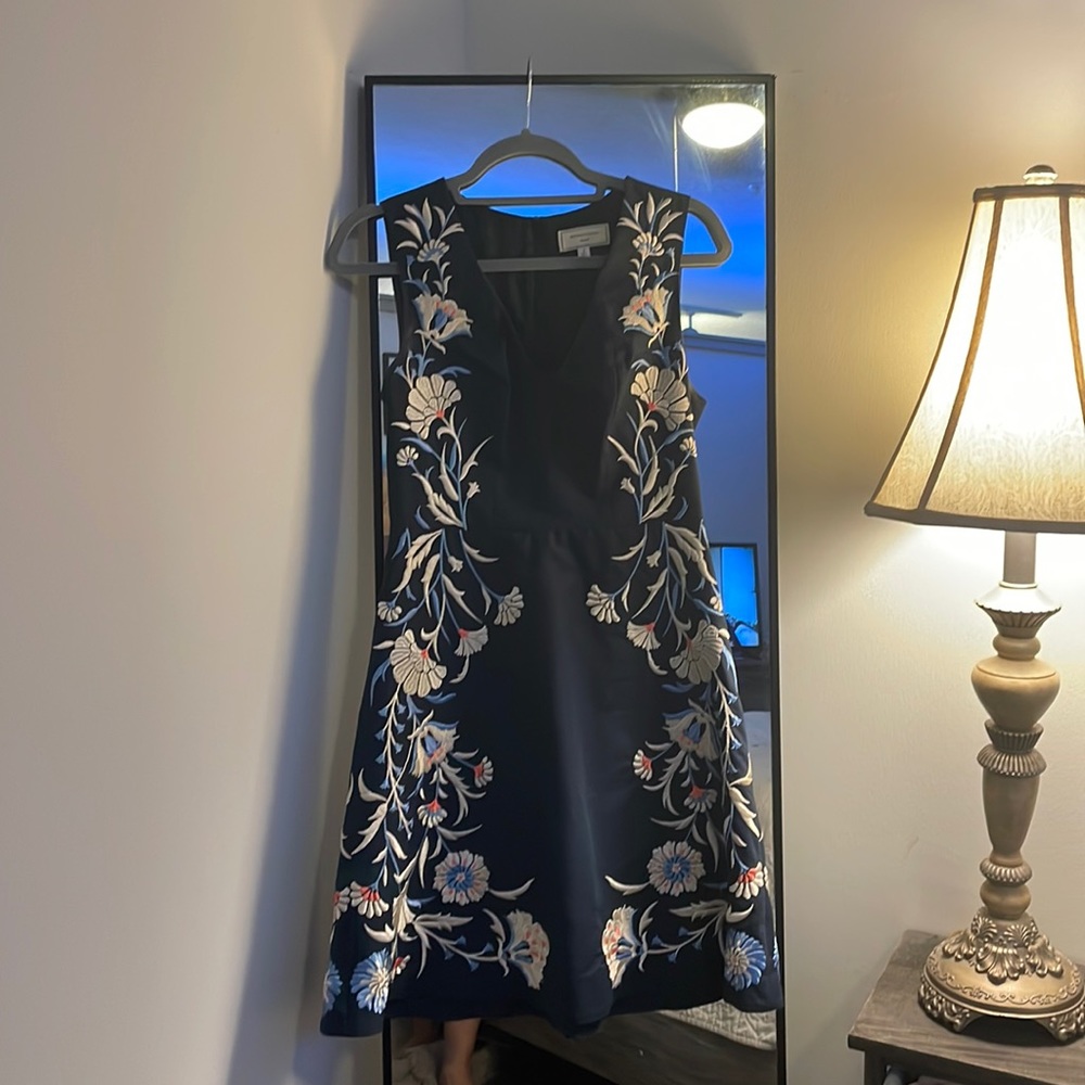 Moulinette Soeurs embroidery summer dress. Size 4